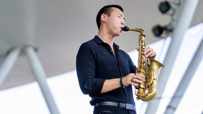 Outdoor photography lighting example for Zyi Li Music and Entertainment